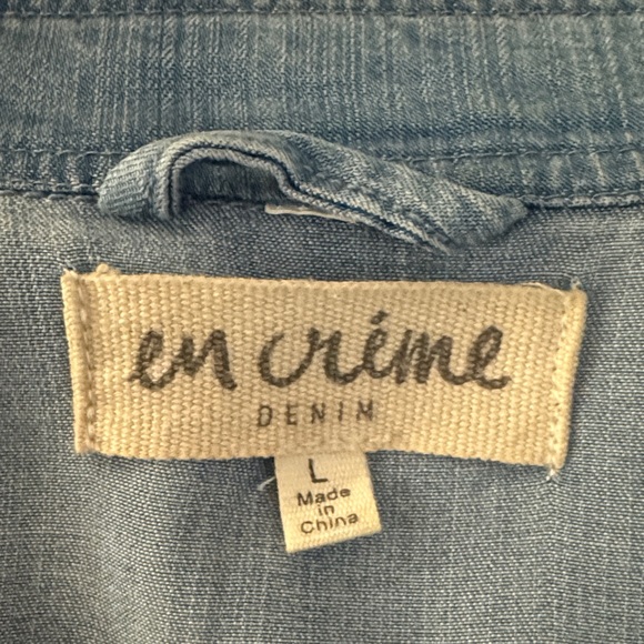 Stylish Light Blue Denim Jacket for Women - Picture 2 of 4